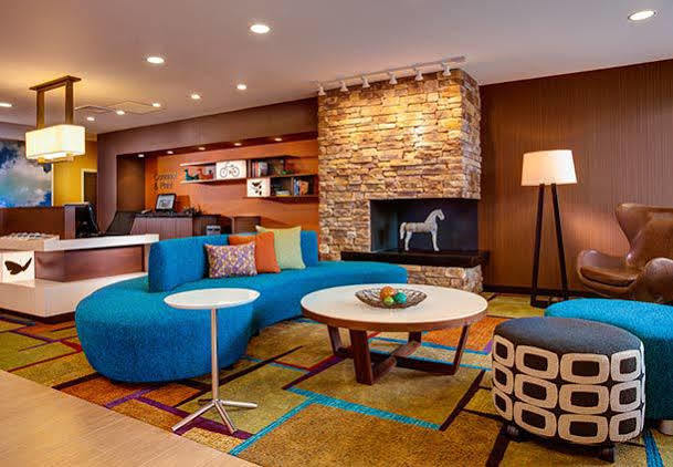 Fairfield Inn & Suites By Marriott Springfield Holyoke Exterior photo